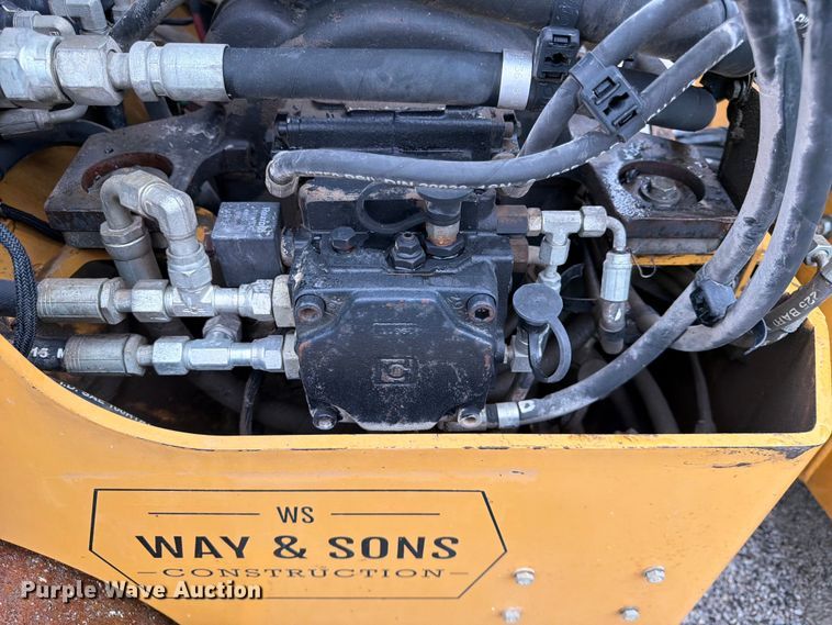image for item EA4923 2009 Caterpillar CB32 double drum vibratory roller