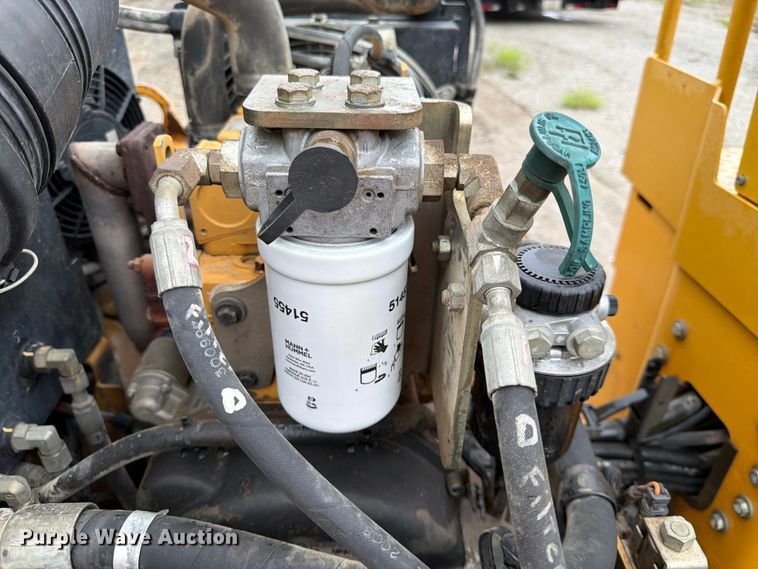 image for item EA4923 2009 Caterpillar CB32 double drum vibratory roller