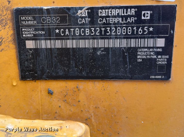 image for item EA4923 2009 Caterpillar CB32 double drum vibratory roller