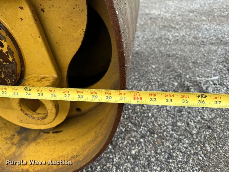 image for item EA4924 2008 Caterpillar CC34 combination vibratory roller