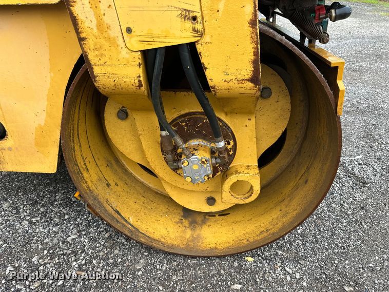 image for item EA4924 2008 Caterpillar CC34 combination vibratory roller