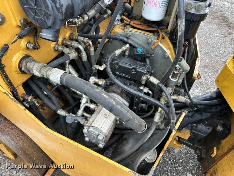 image for item EA4924 2008 Caterpillar CC34 combination vibratory roller