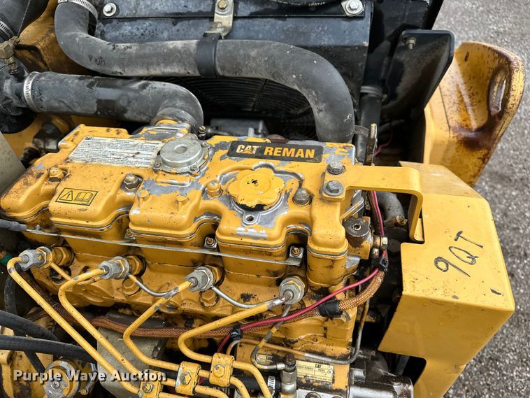 image for item EA4924 2008 Caterpillar CC34 combination vibratory roller
