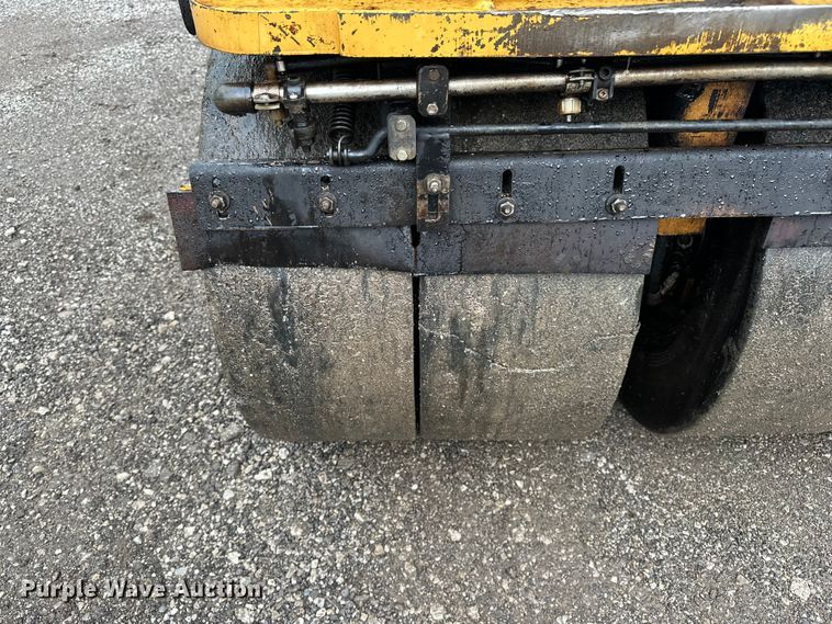 image for item EA4924 2008 Caterpillar CC34 combination vibratory roller