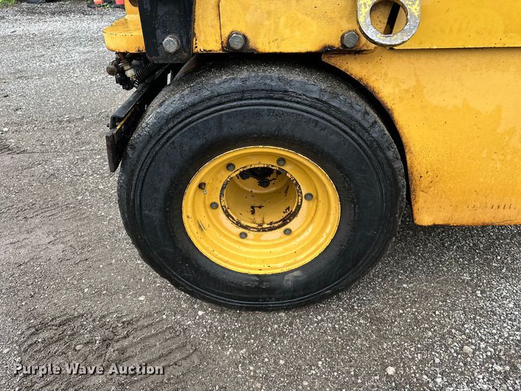 image for item EA4924 2008 Caterpillar CC34 combination vibratory roller