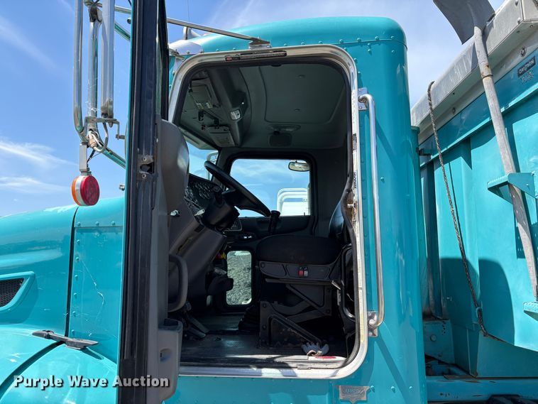 image for item EC8355 2012 Peterbilt 384 dump truck