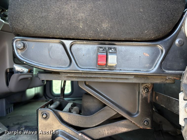 image for item EC8355 2012 Peterbilt 384 dump truck