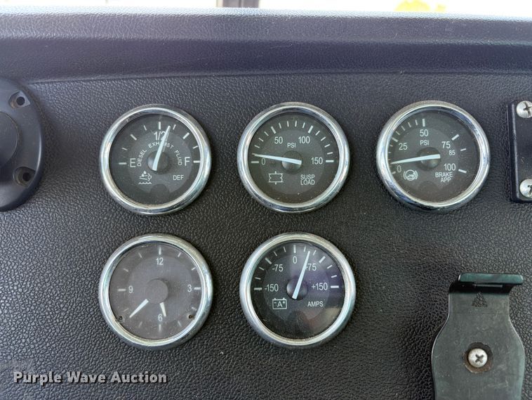 image for item EC8355 2012 Peterbilt 384 dump truck