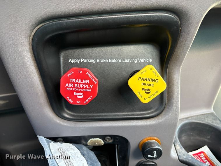 image for item EC8355 2012 Peterbilt 384 dump truck