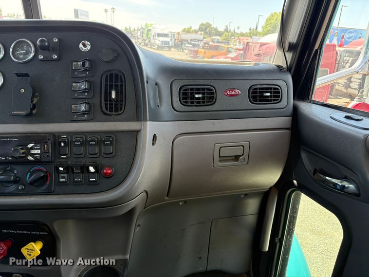 image for item EC8355 2012 Peterbilt 384 dump truck