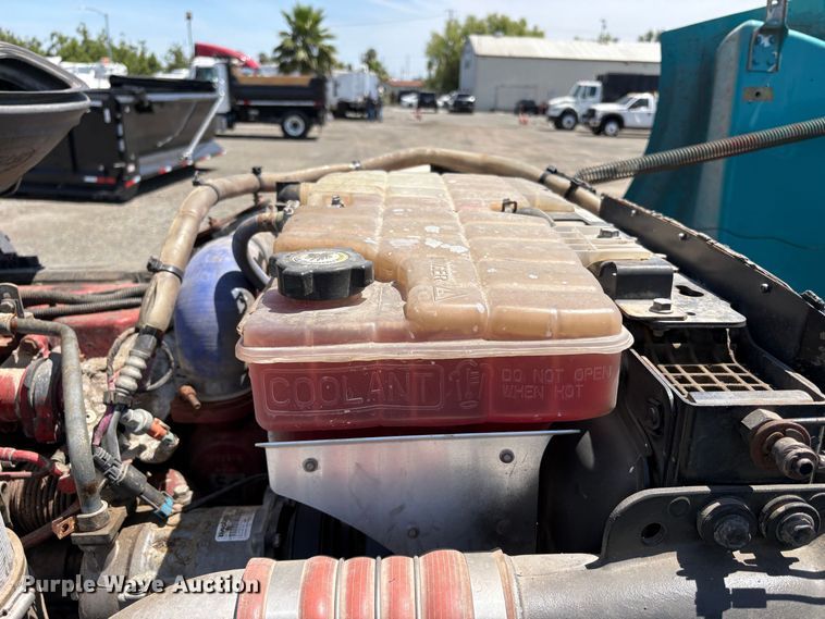 image for item EC8355 2012 Peterbilt 384 dump truck