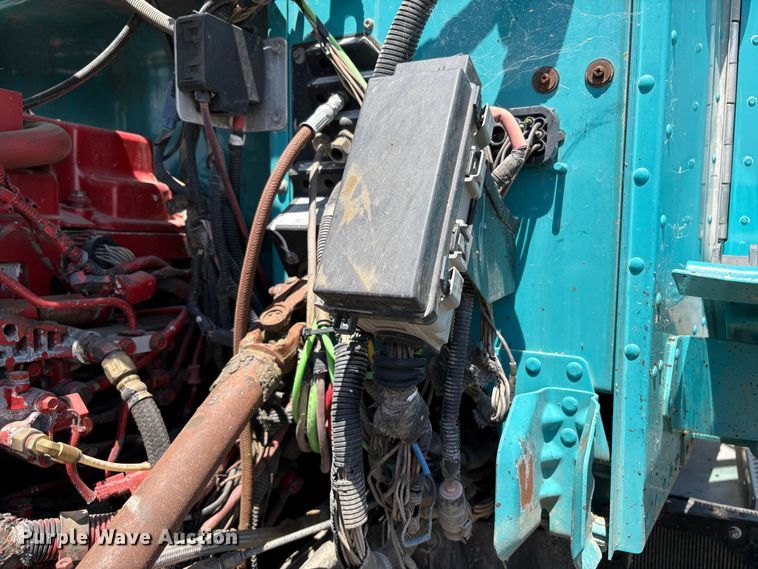 image for item EC8355 2012 Peterbilt 384 dump truck
