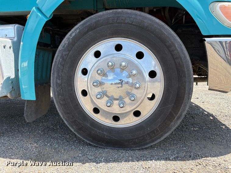 image for item EC8355 2012 Peterbilt 384 dump truck
