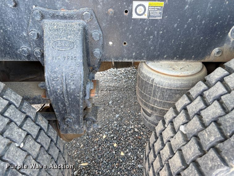 image for item EC8355 2012 Peterbilt 384 dump truck