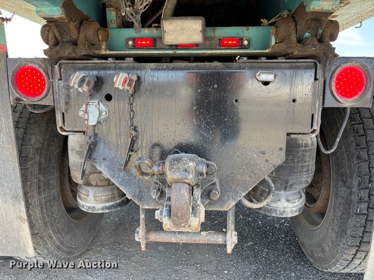 image for item EC8355 2012 Peterbilt 384 dump truck