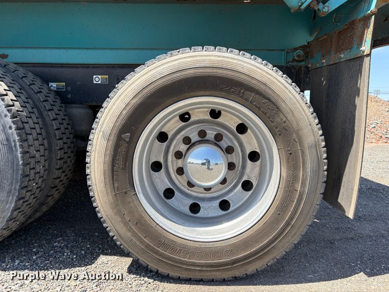 image for item EC8355 2012 Peterbilt 384 dump truck