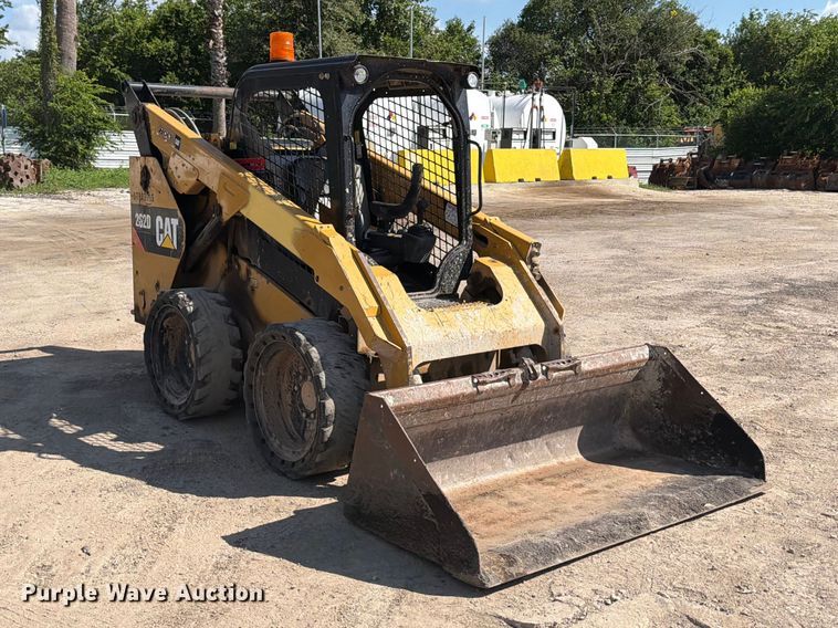 image for item ED5298 2017 Caterpillar 262D skid steer loader