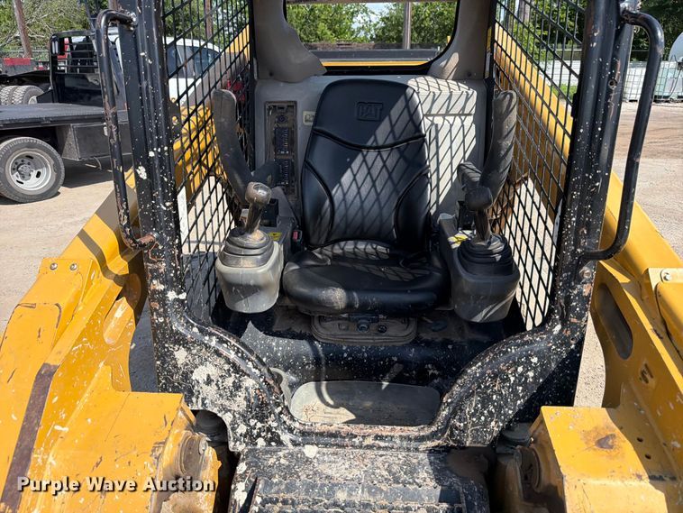 image for item ED5298 2017 Caterpillar 262D skid steer loader