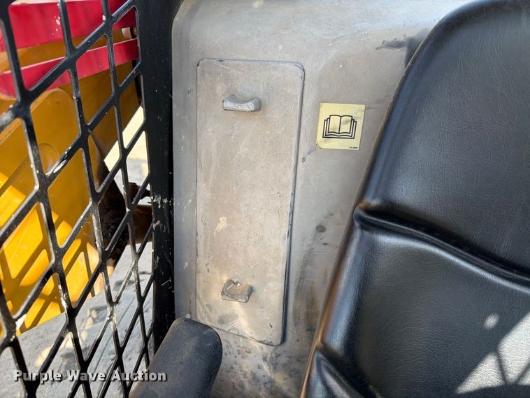 image for item ED5298 2017 Caterpillar 262D skid steer loader