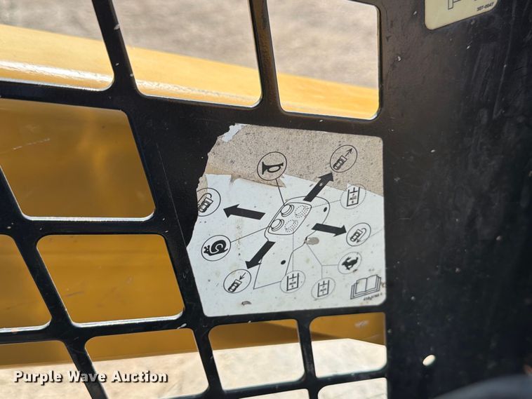 image for item ED5298 2017 Caterpillar 262D skid steer loader