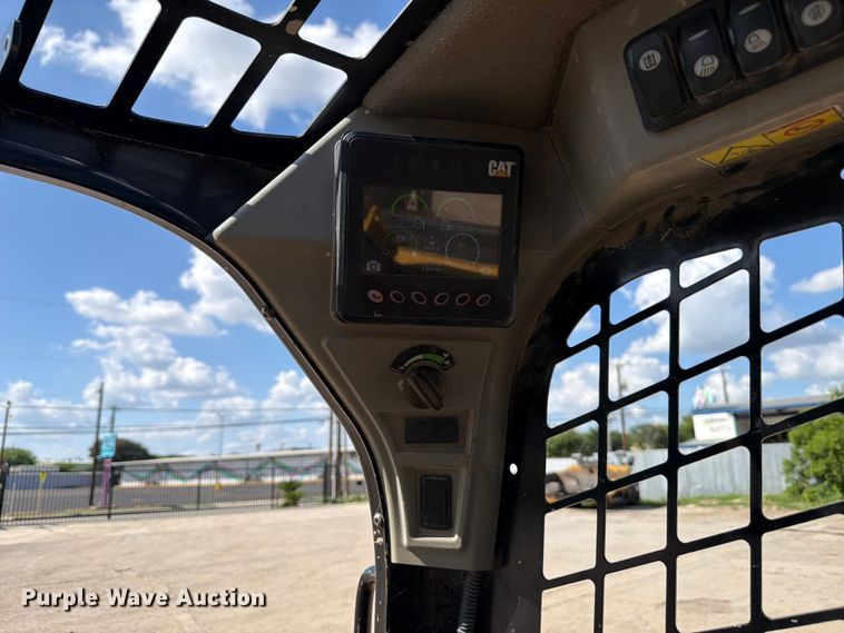 image for item ED5298 2017 Caterpillar 262D skid steer loader