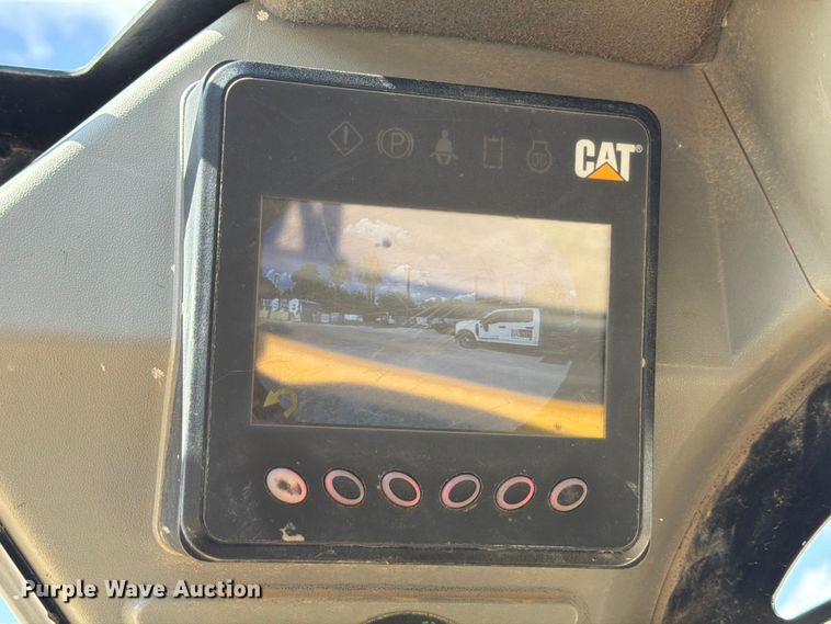 image for item ED5298 2017 Caterpillar 262D skid steer loader