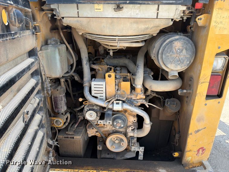 image for item ED5298 2017 Caterpillar 262D skid steer loader