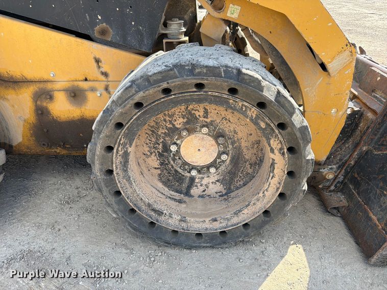 image for item ED5298 2017 Caterpillar 262D skid steer loader