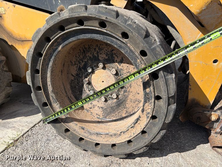 image for item ED5298 2017 Caterpillar 262D skid steer loader