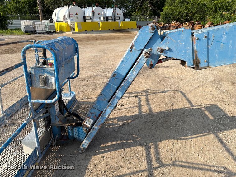 image for item ED5299 2000 Genie S-45 boom lift