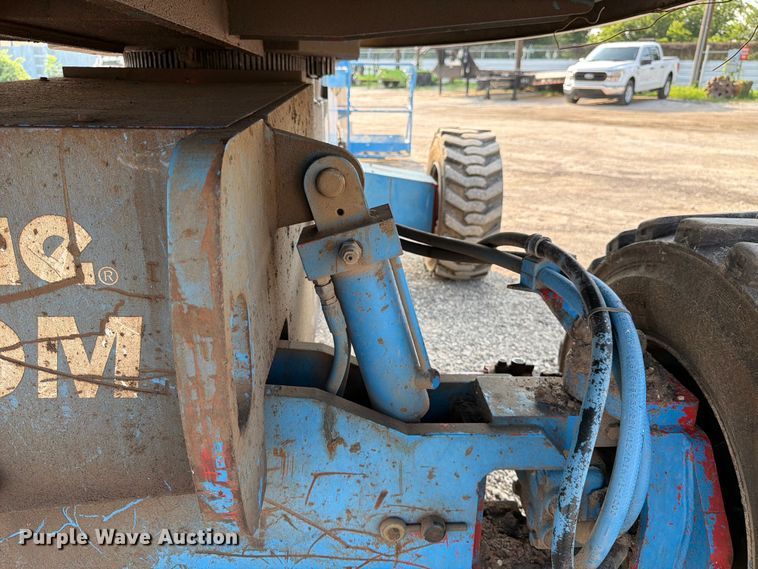 image for item ED5299 2000 Genie S-45 boom lift