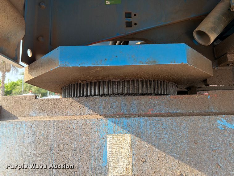 image for item ED5299 2000 Genie S-45 boom lift