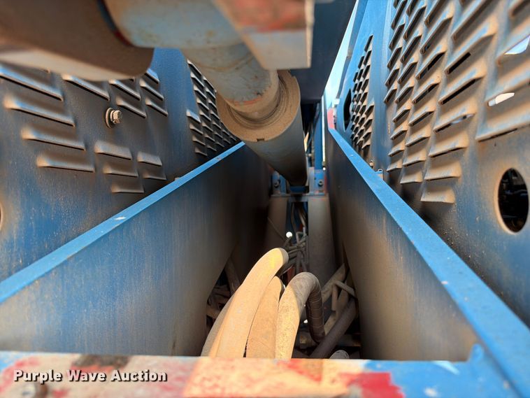 image for item ED5299 2000 Genie S-45 boom lift