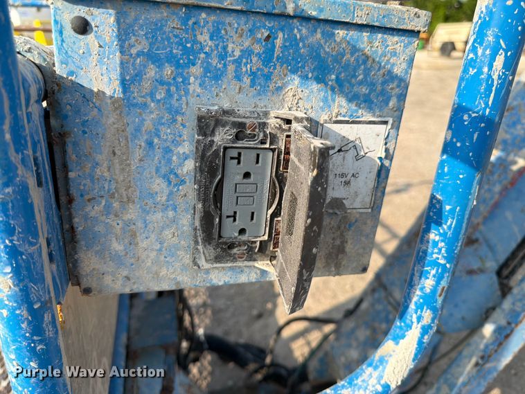 image for item ED5299 2000 Genie S-45 boom lift