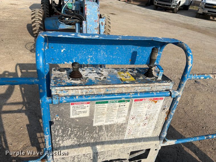 image for item ED5299 2000 Genie S-45 boom lift