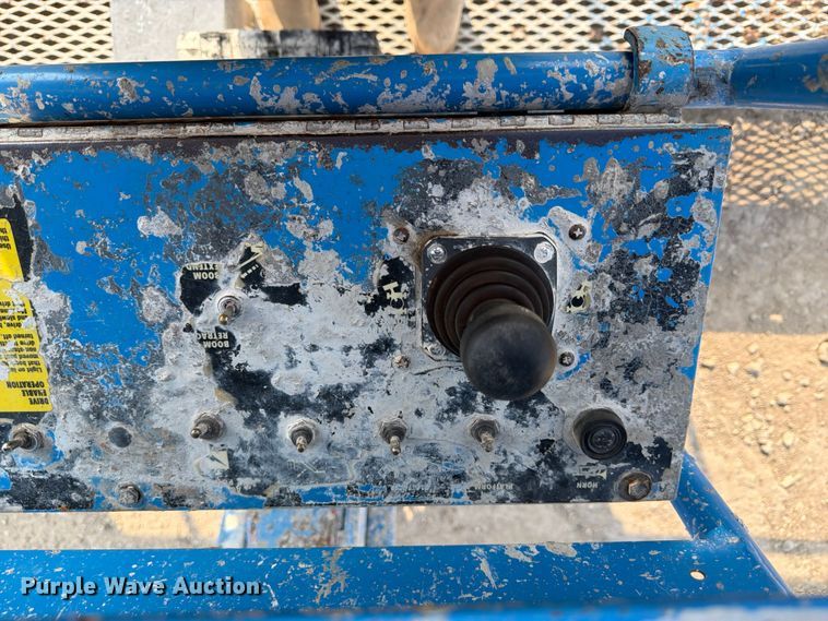 image for item ED5299 2000 Genie S-45 boom lift