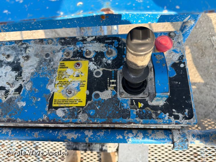 image for item ED5299 2000 Genie S-45 boom lift