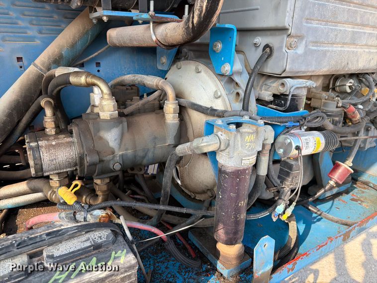 image for item ED5299 2000 Genie S-45 boom lift