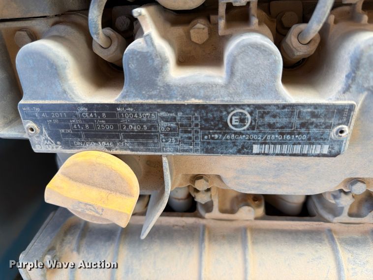 image for item ED5299 2000 Genie S-45 boom lift