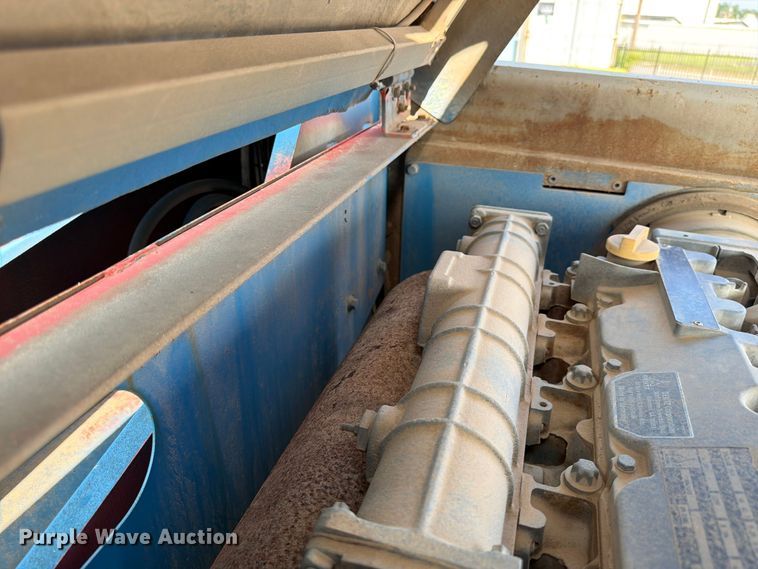 image for item ED5299 2000 Genie S-45 boom lift