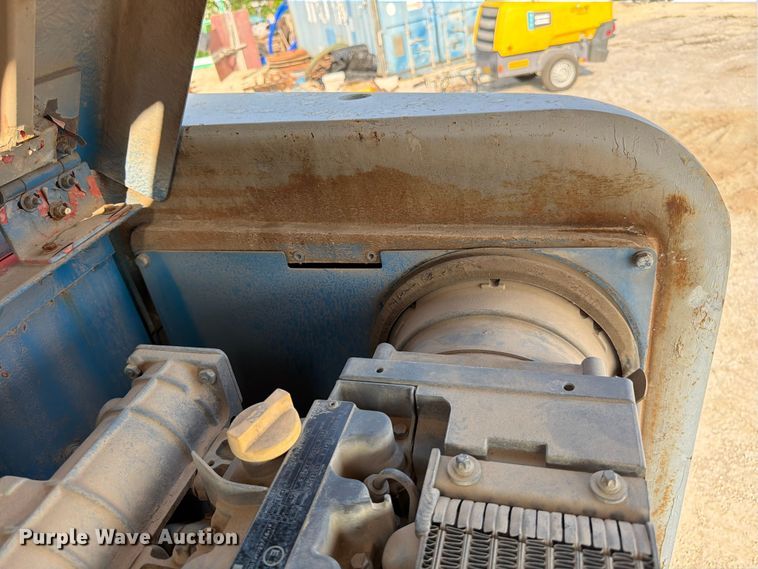image for item ED5299 2000 Genie S-45 boom lift