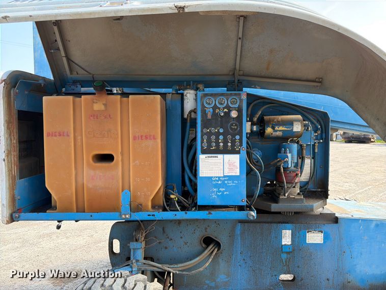 image for item ED5299 2000 Genie S-45 boom lift