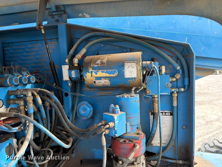 image for item ED5299 2000 Genie S-45 boom lift