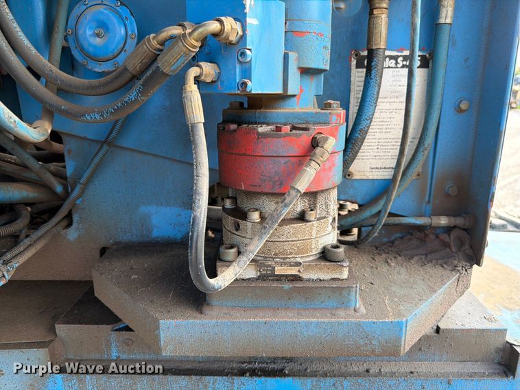 image for item ED5299 2000 Genie S-45 boom lift