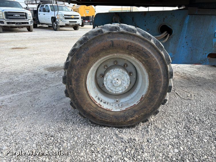 image for item ED5299 2000 Genie S-45 boom lift