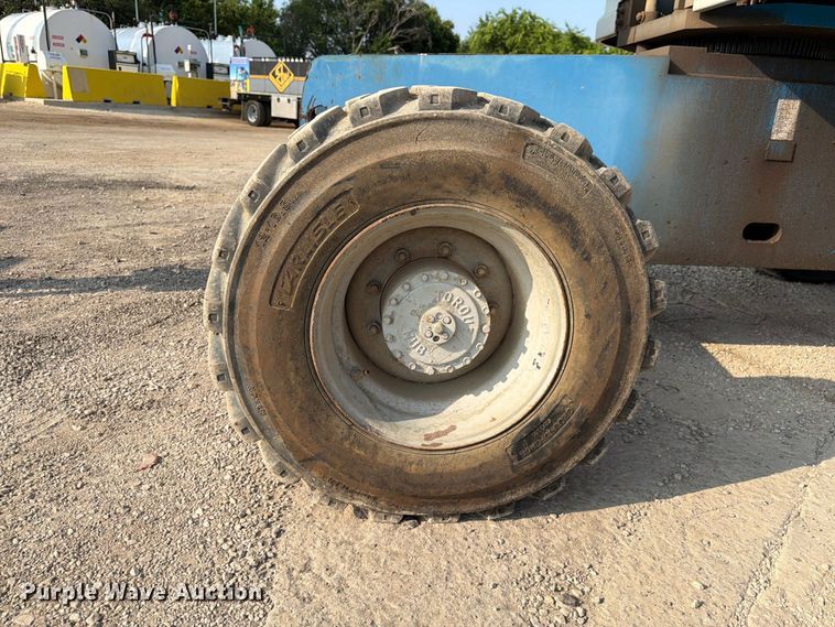 image for item ED5299 2000 Genie S-45 boom lift