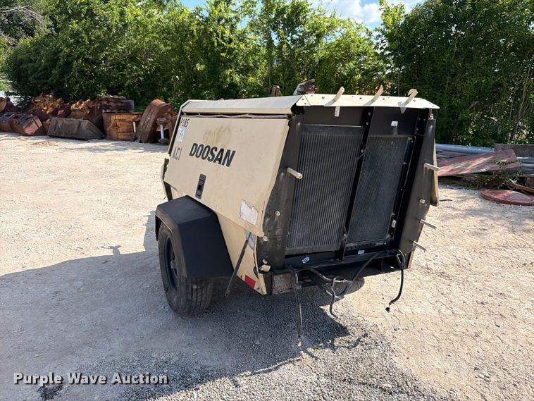 image for item ED5300 2013 Doosan P185WJD-T41 air compressor
