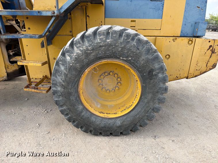 image for item ED5302 1994 Komatsu WA180-1 wheel loader