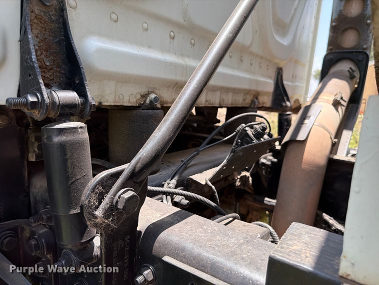 image for item ED5304 2011 Freightliner Cascadia water truck