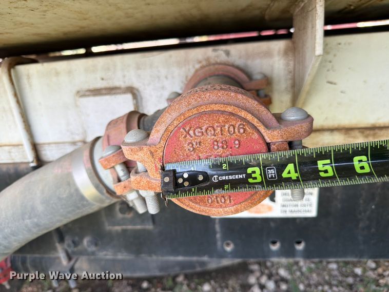 image for item ED5304 2011 Freightliner Cascadia water truck